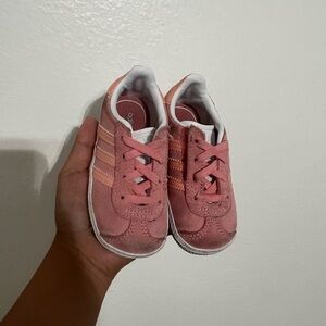 Adidas Pink Sneakers for Everyday Comfort